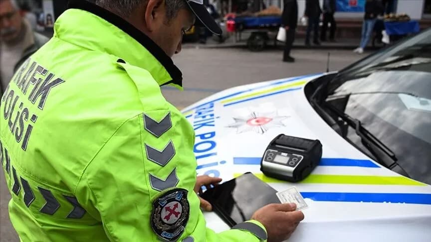 Ehliyetinize güvenmeyin, polis 11 bin 629 lira ceza kesiyor