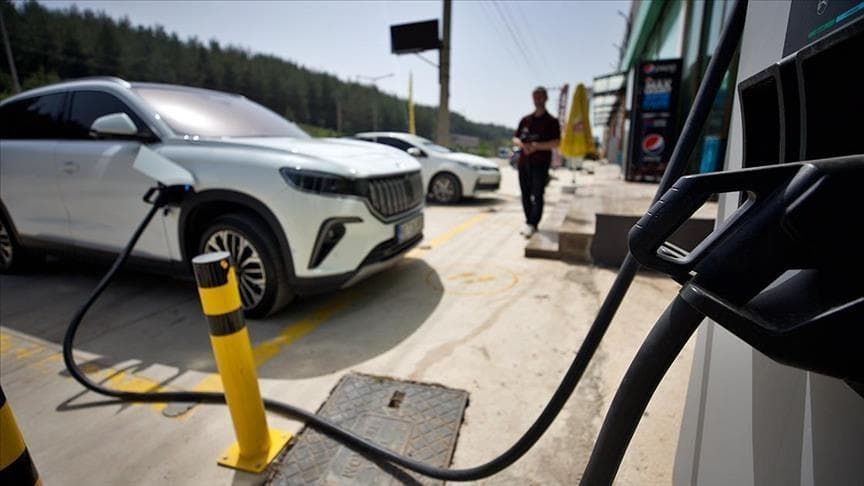 Türkiye'de elektrikli otomobil sayısı 472 bin 157'ye ulaştı