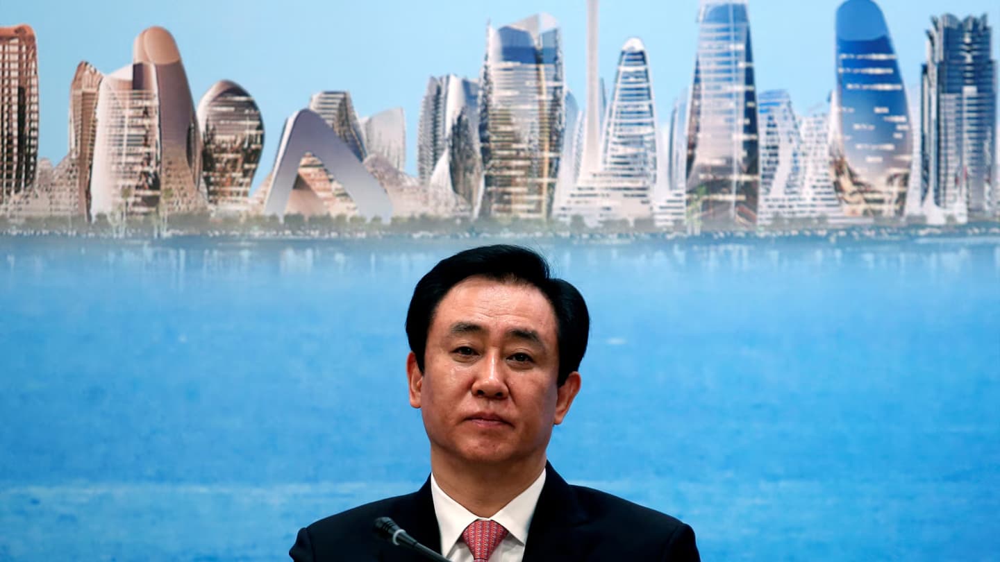 Evergrande'nin kurucusuna ömür boyu hapis cezası verildi