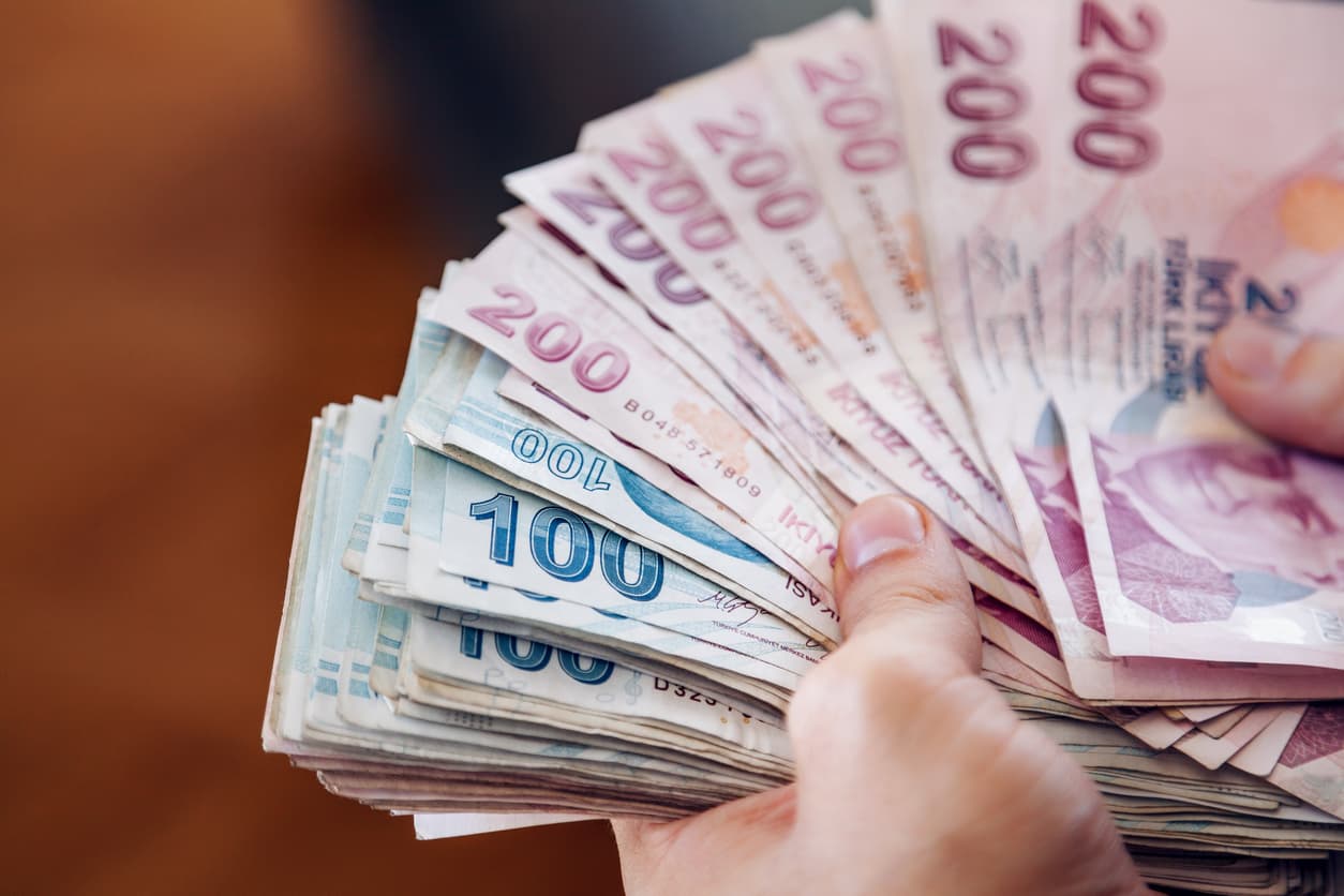 Düşük maaşlı çalışanlara kısıtlama getirildi