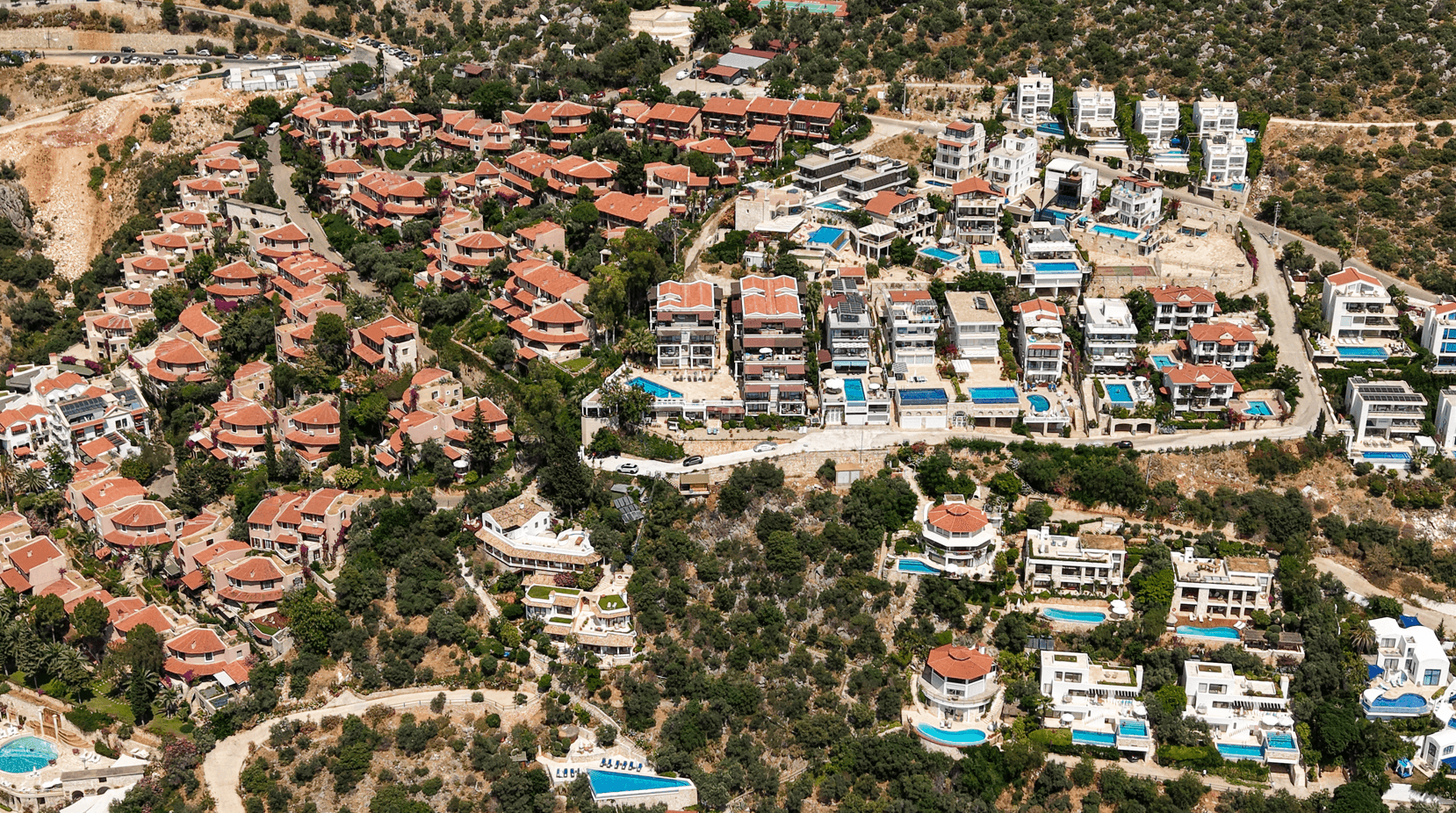 Villa tatili fiyatları 50 bin ile 500 bin lira arasında değişiyor.
