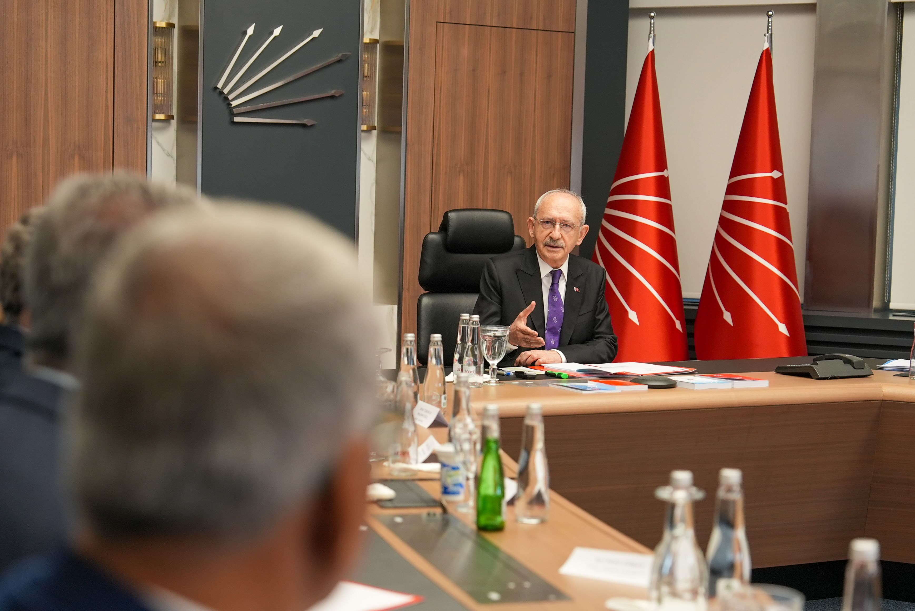 CHP MYK toplantısı kurultay ve ihraçlar gündemiyle başladı