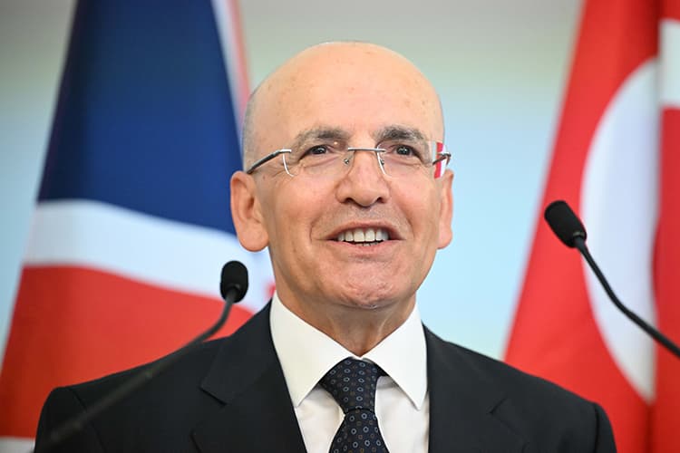 Bakan Şimşek: Fırsatlar ve riskler dengelenmeli