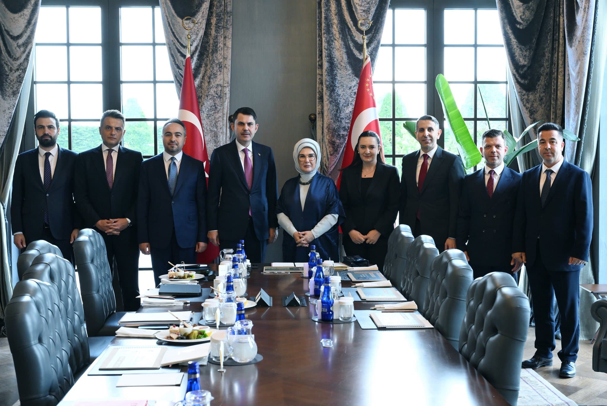 Emine Erdoğan, Bakan Murat Kurum ile bir araya geldi