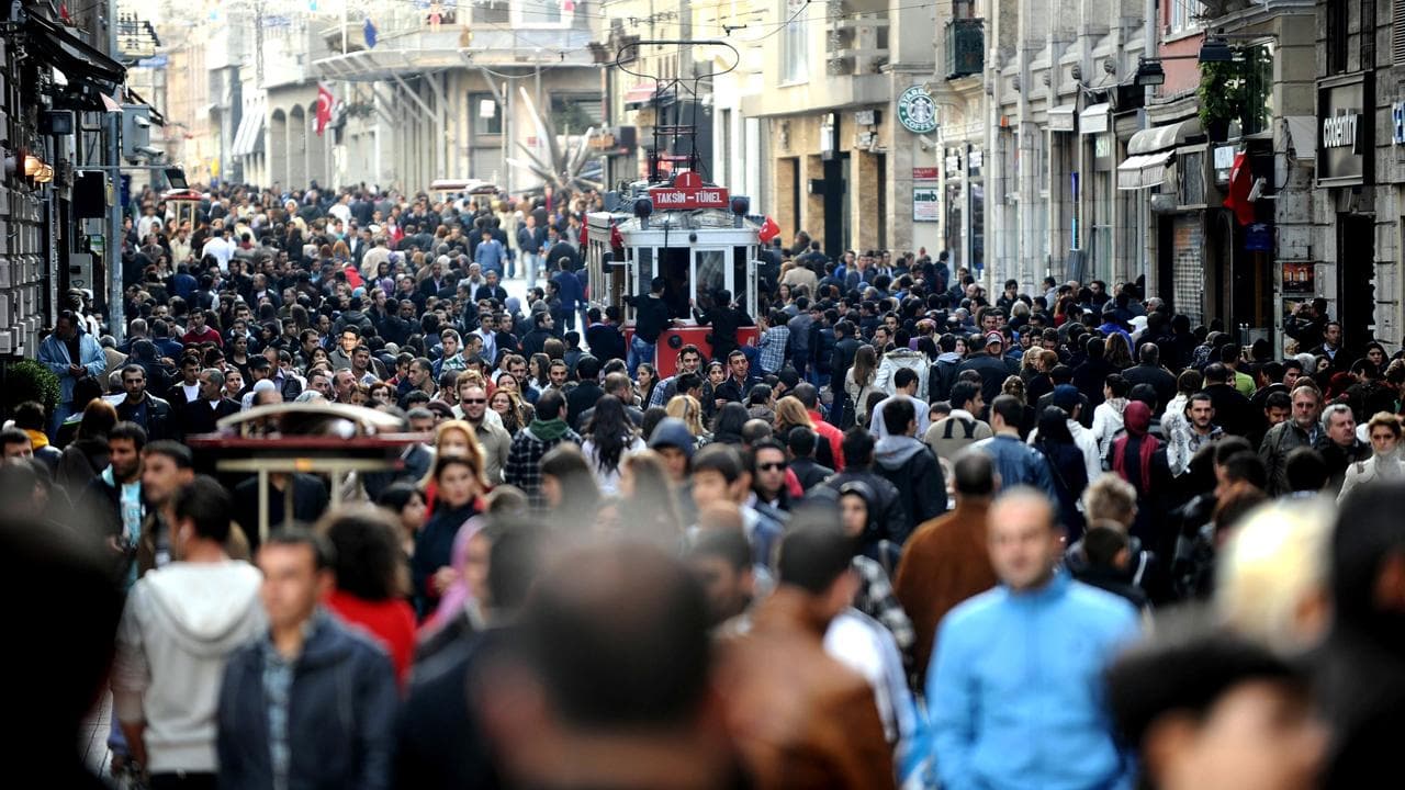 Türkiye'ye göç edenlerin sayısı 2025'te arttı, en fazla hangi ülkeden geldikleri açıklandı.