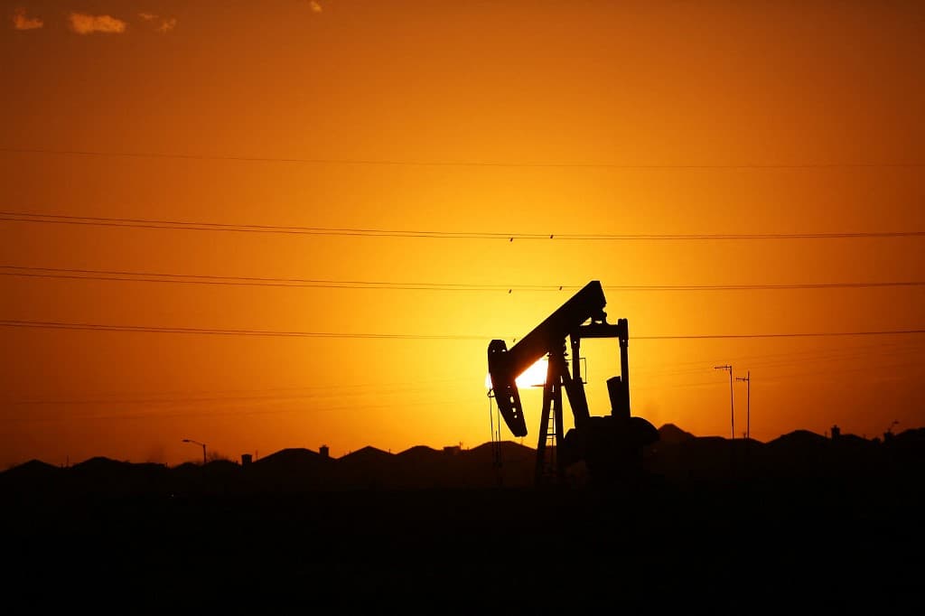 Brent petrol 90 doları geçti, arz endişeleri arttı.