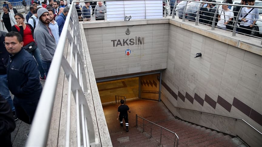İstanbul'da bazı yollar ve Taksim metrosu trafiğe kapatıldı