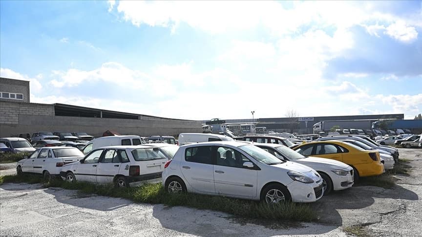 İstanbul'da yediemin otoparklarında dolandırıcılık operasyonu: 34 kişi gözaltında
