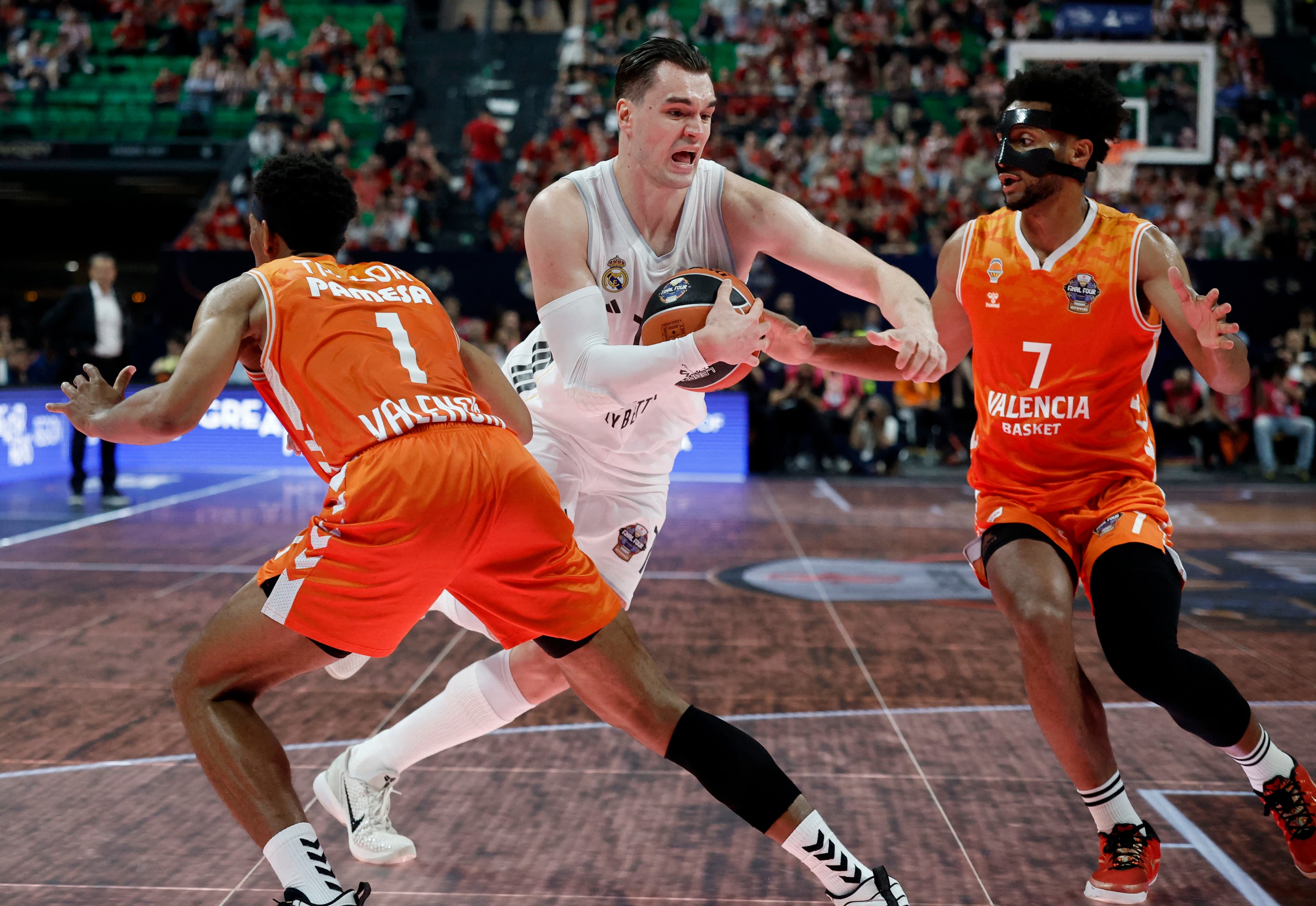 EuroLeague finalinde Real Madrid, Valencia Basket'i yendi