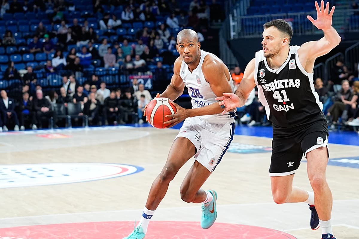 Anadolu Efes dev maçta Beşiktaş GAİN'i mağlup etti