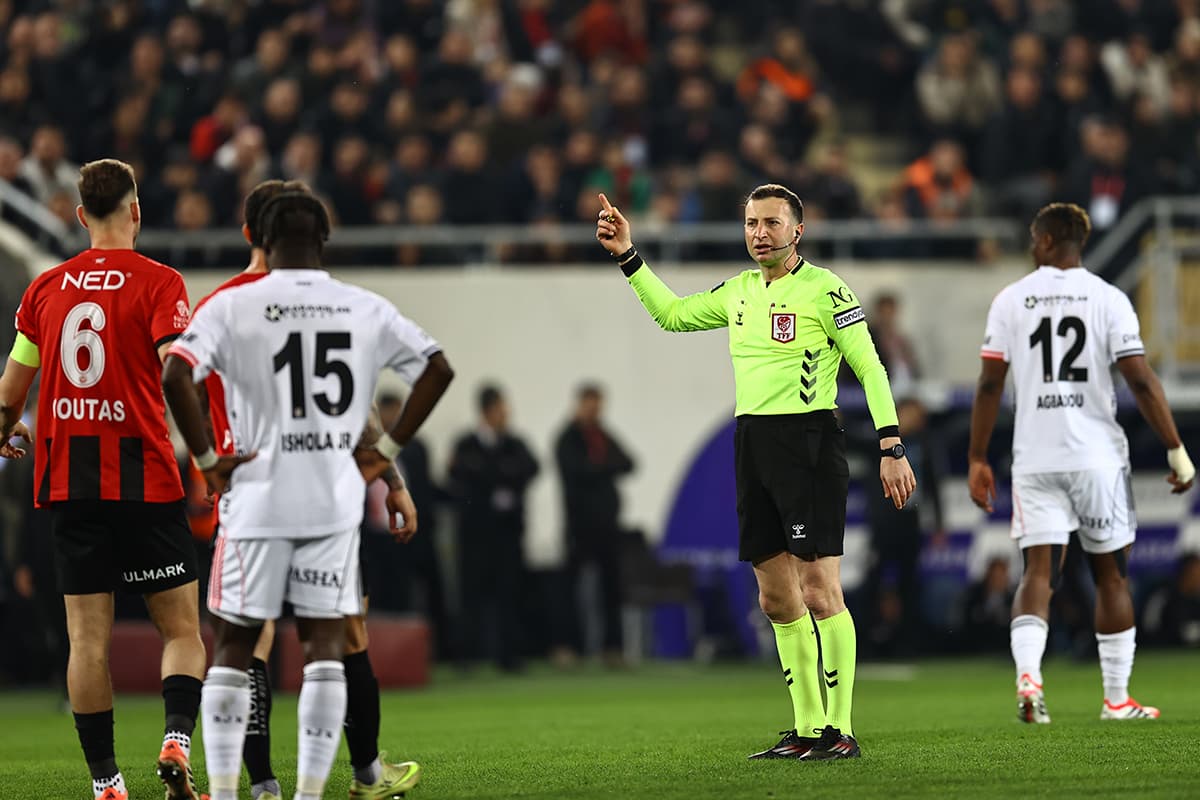 Gençlerbirliği'nden hakem isyanı: "Futbol değil adaletsizlik"