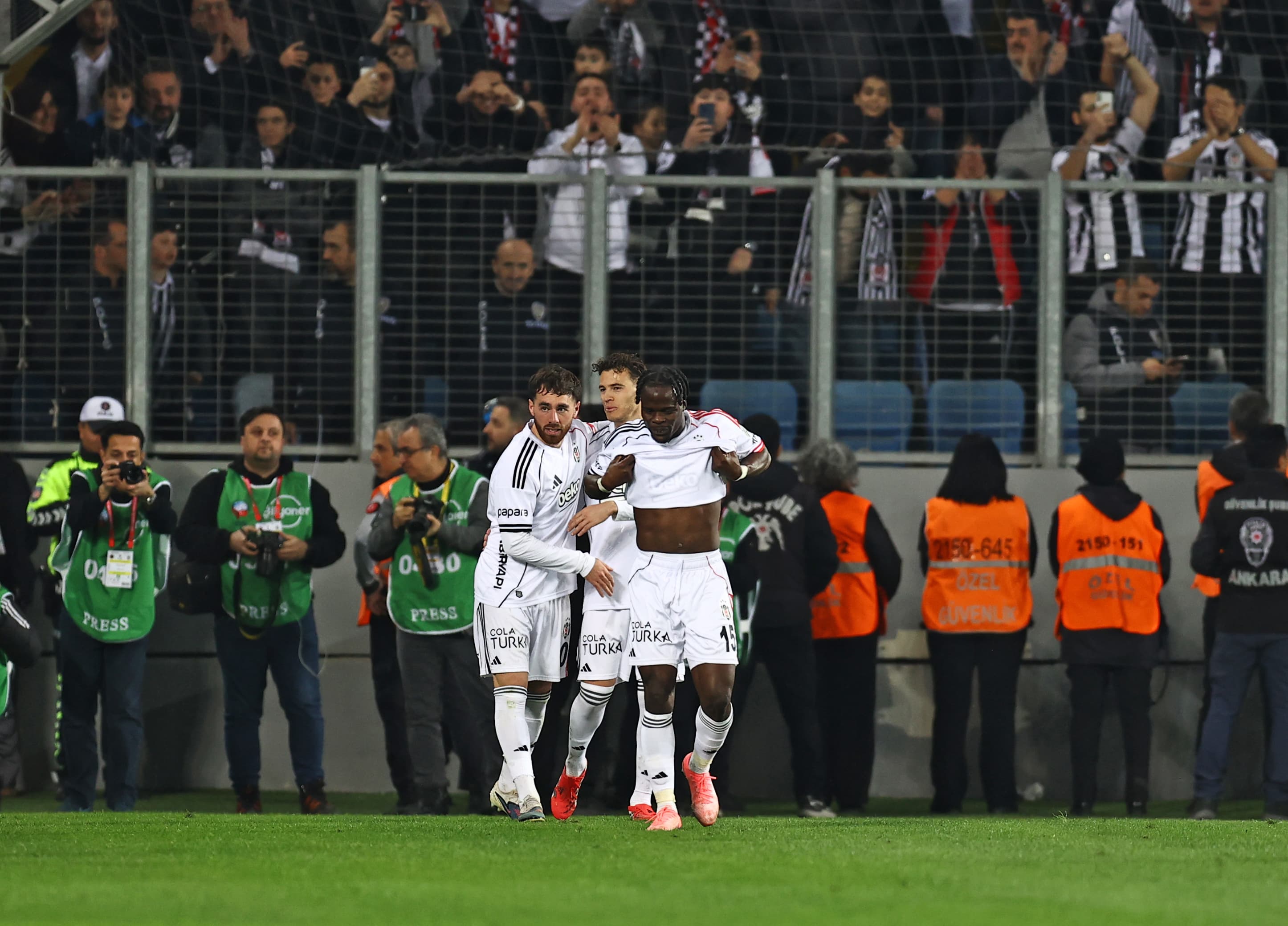 Orkun Kökçü şık golünün arka planını anlattı