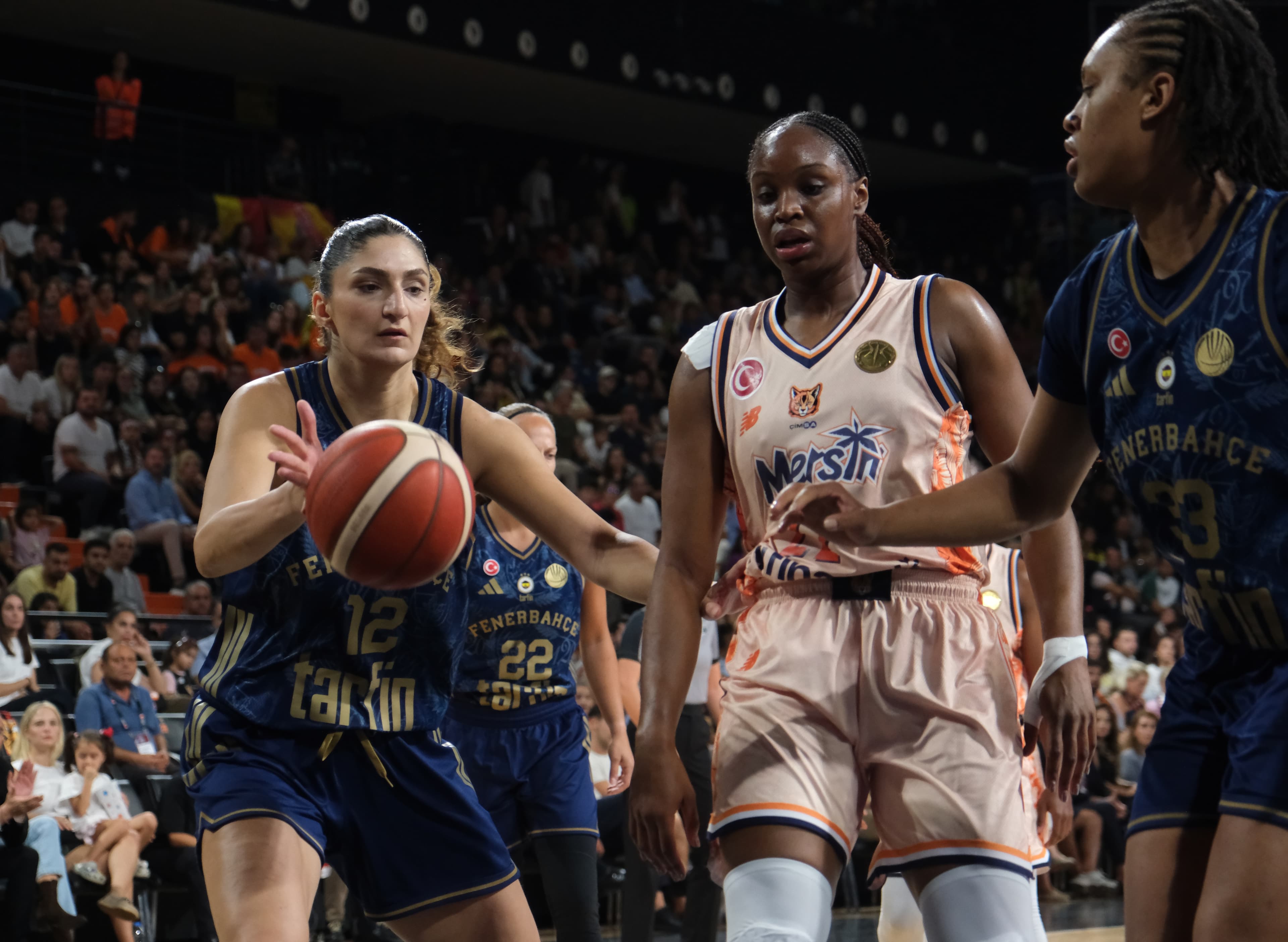Fenerbahçe Tarfin, FIBA Kadınlar Süper Kupası'nı kazandı
