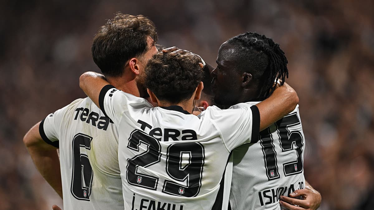 Beşiktaş, Midtjylland'ı yenerek tur için avantaj sağladı.