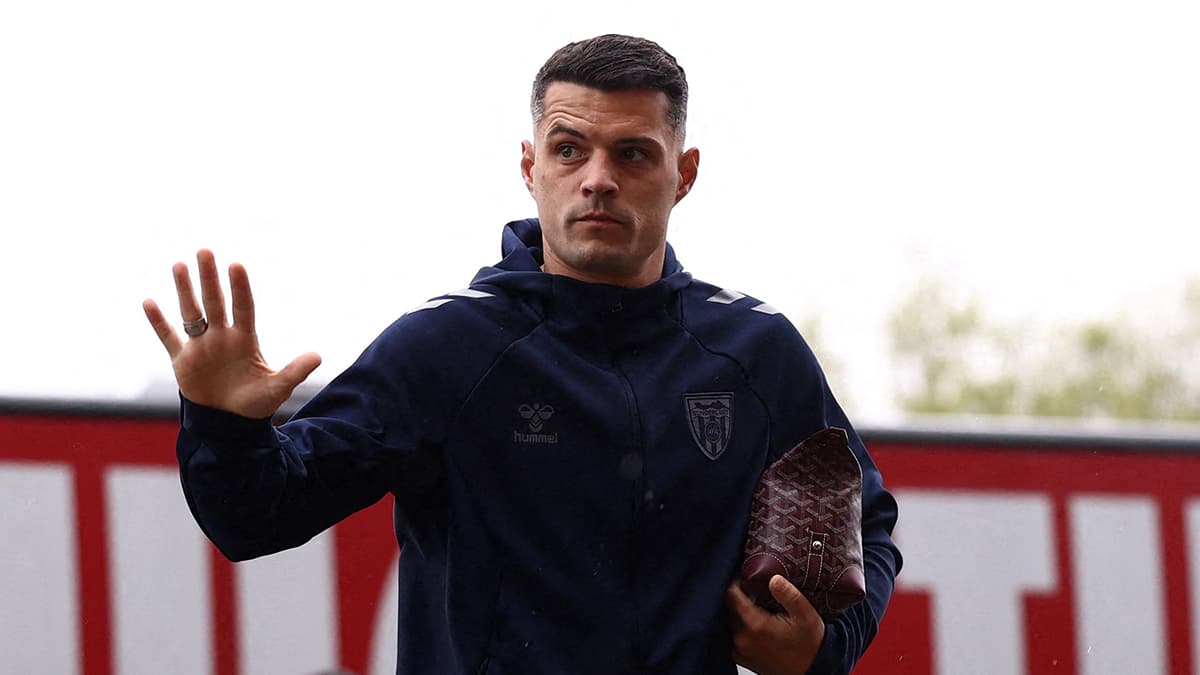 Granit Xhaka Beşiktaş'a transfer olmak istiyor