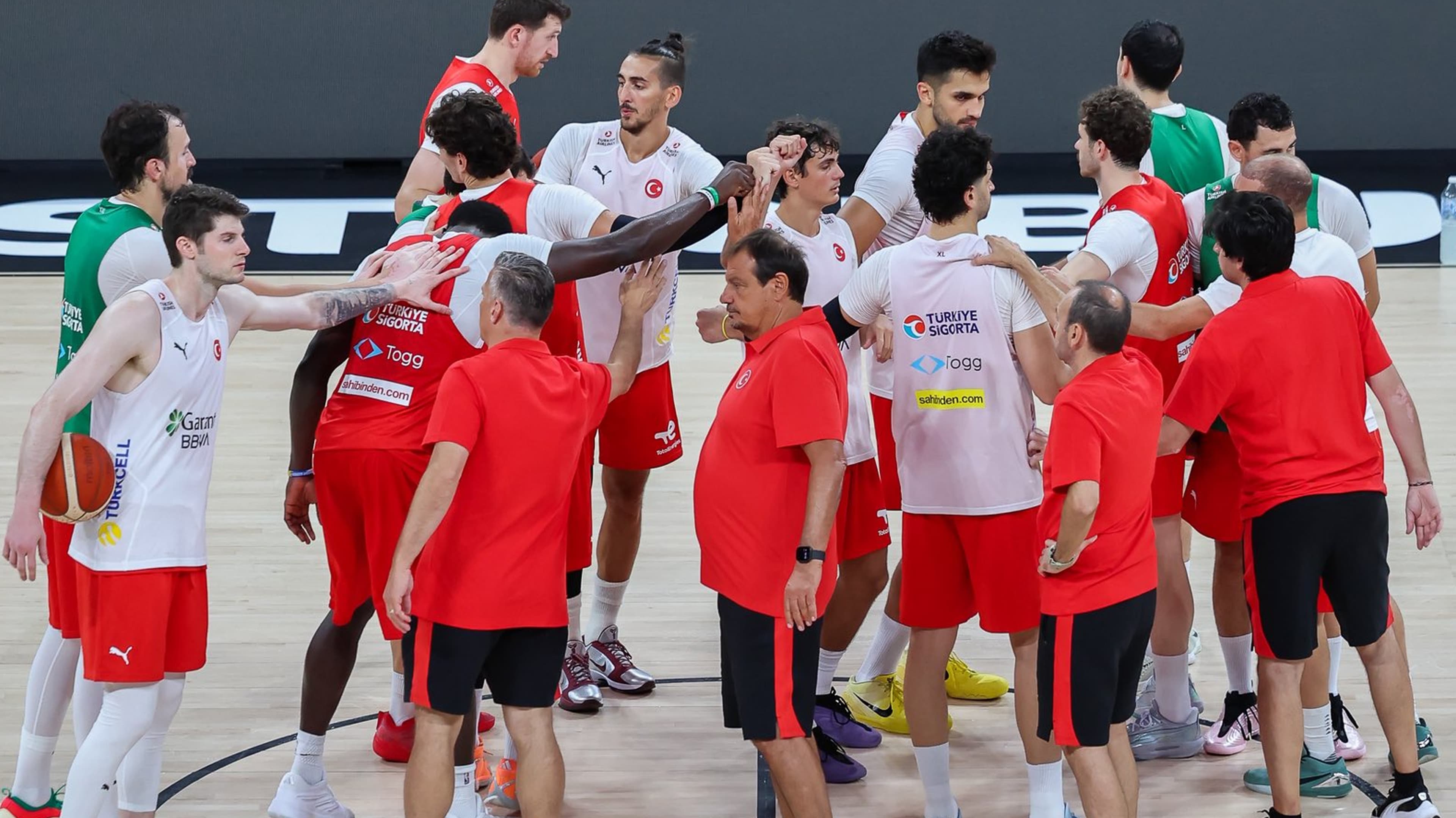 A Milli Erkek Basketbol Takımı Almanya'da özel turnuvaya katıldı