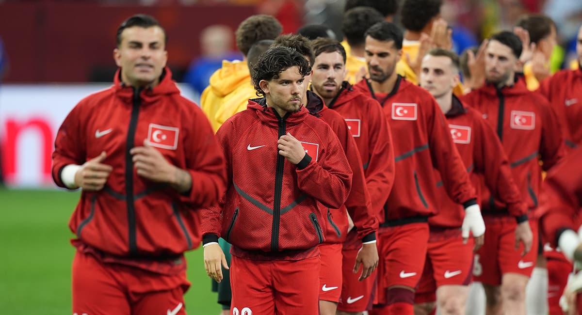 Türkiye Paraguay ile 2026 Dünya Kupası'nda karşılaşacak