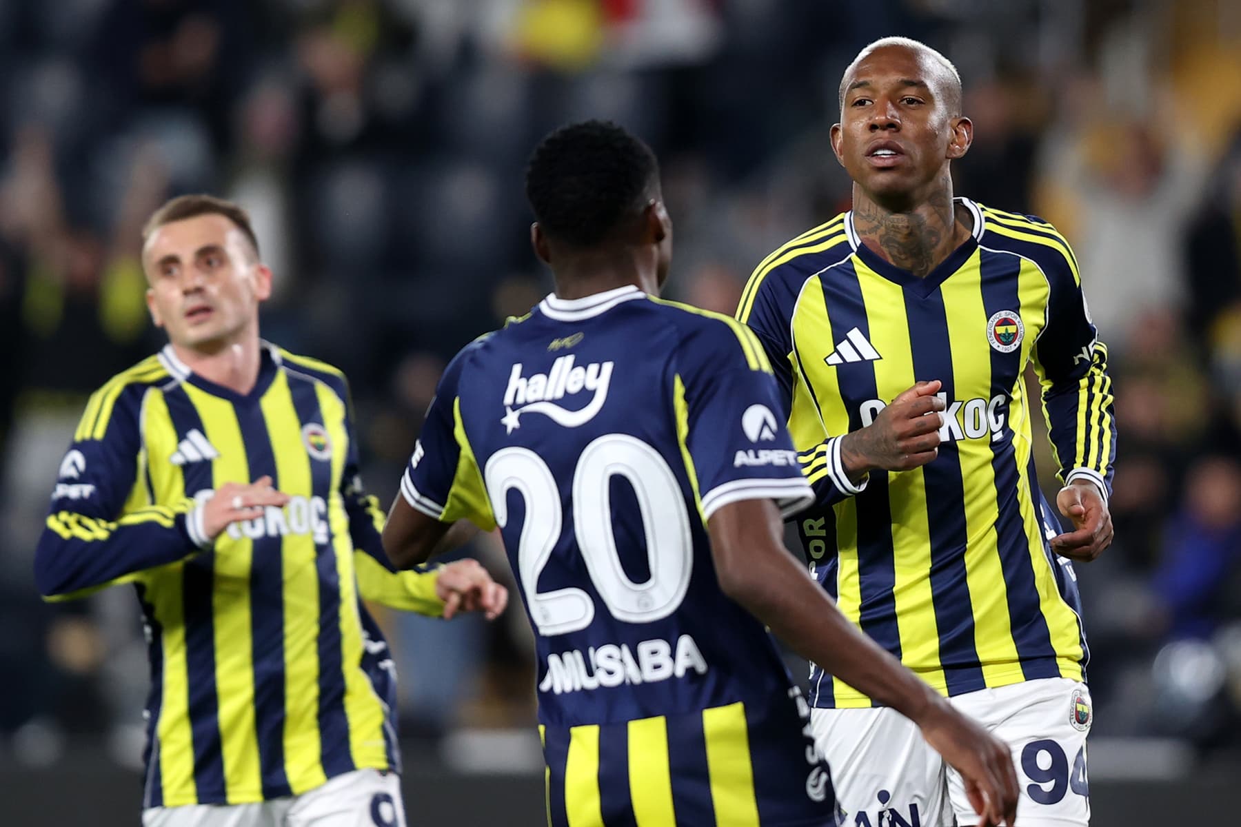 Anderson Talisca, Fenerbahçe taraftarına şampiyonluk sözü verdi