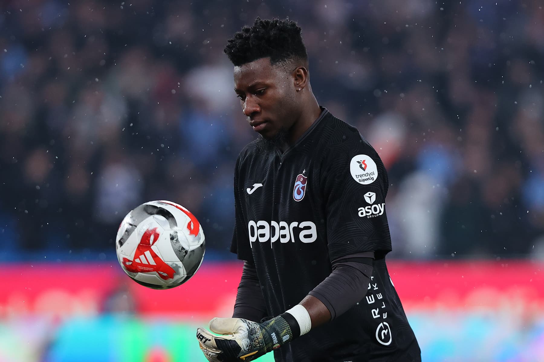 Trabzonspor, Onana için İngiltere'de alternatif kaleci arıyor