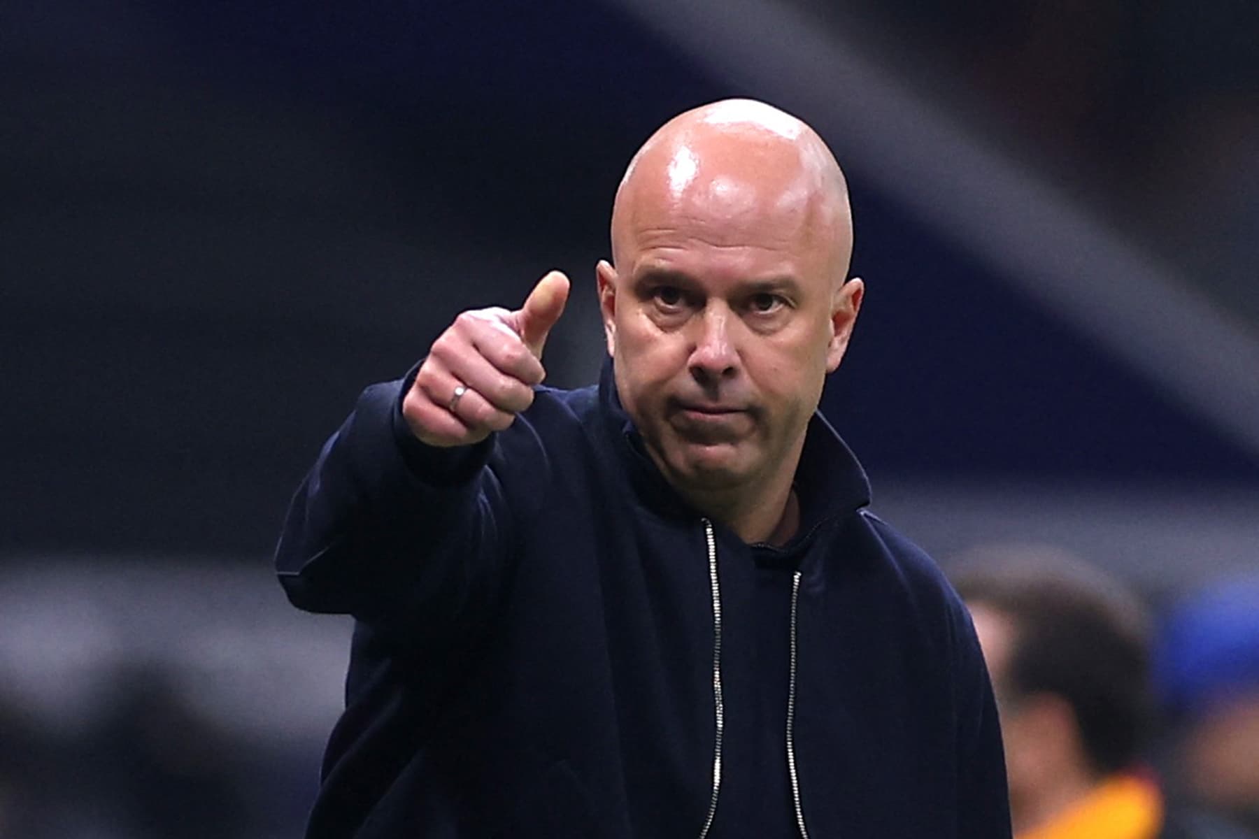 Arne Slot, Milan ile görüşmelere başladı