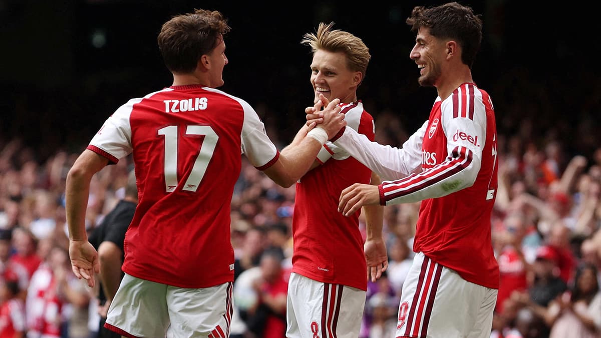 Arsenal ve Coventry City Premier Lig'de karşı karşıya geliyor
