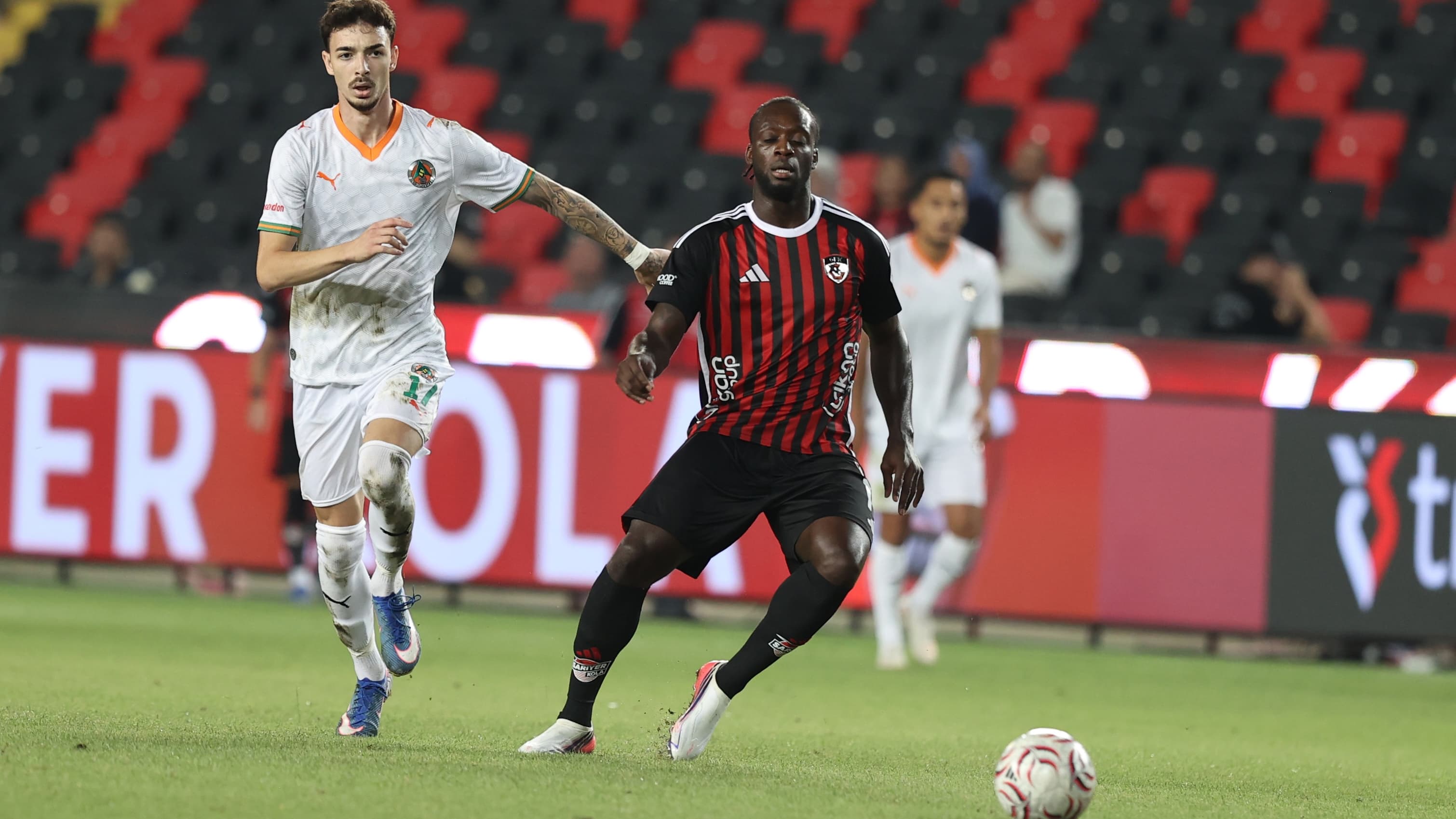 Gaziantep FK ve Alanyaspor 1-1 berabere kaldı
