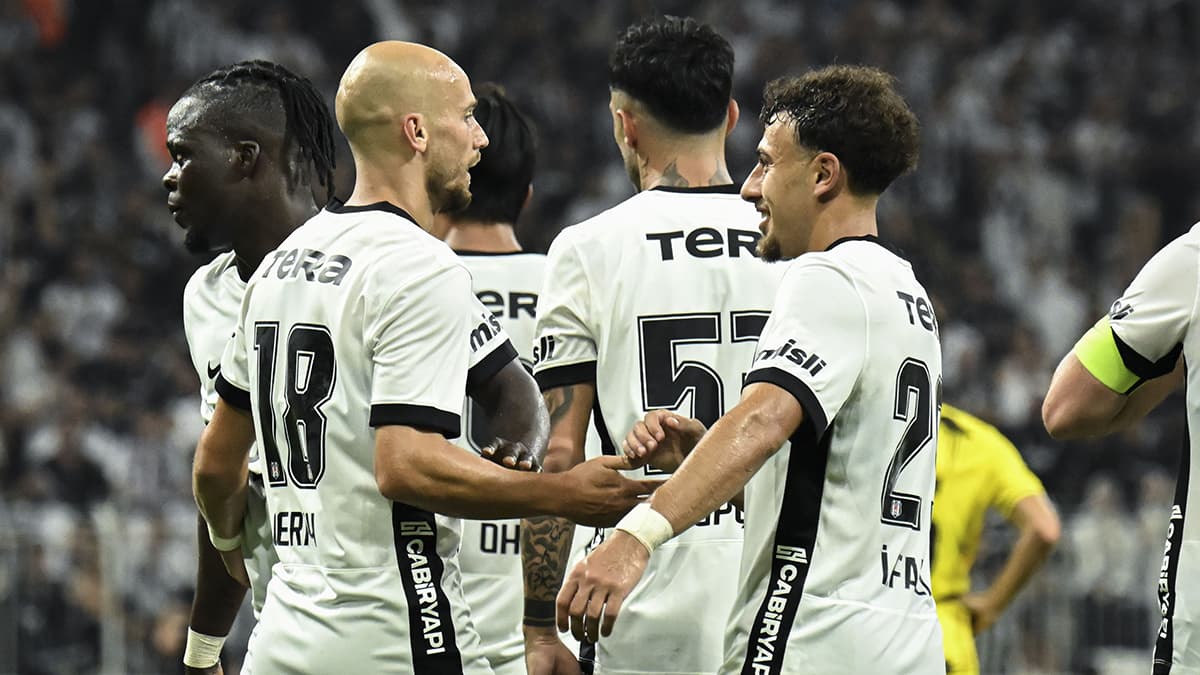 Beşiktaş, Hradec Kralove'yi yenerek play-off turuna yükseldi