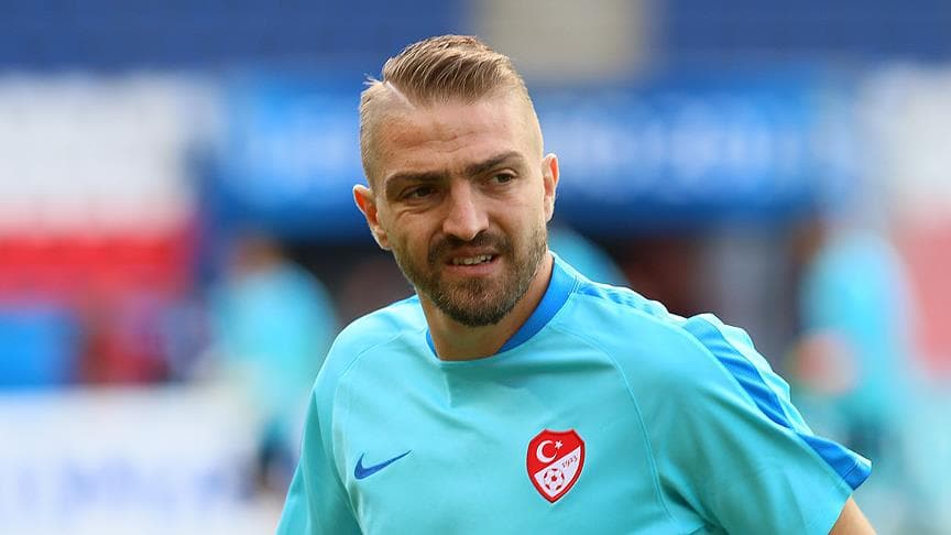 Caner Erkin futbolu bıraktığını açıkladı