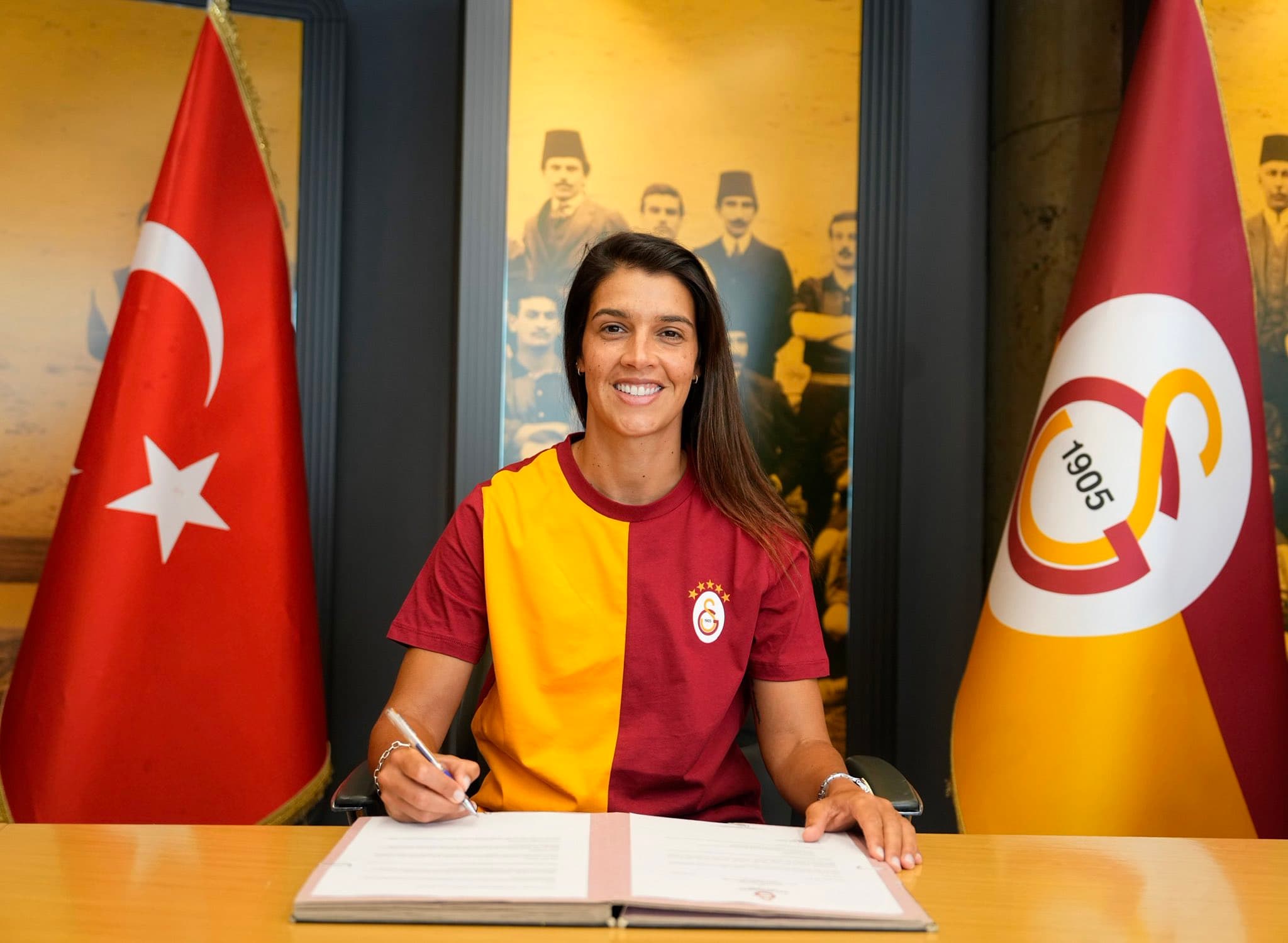 Galatasaray Kadın Futbol Takımı Carole Costa'yı transfer etti