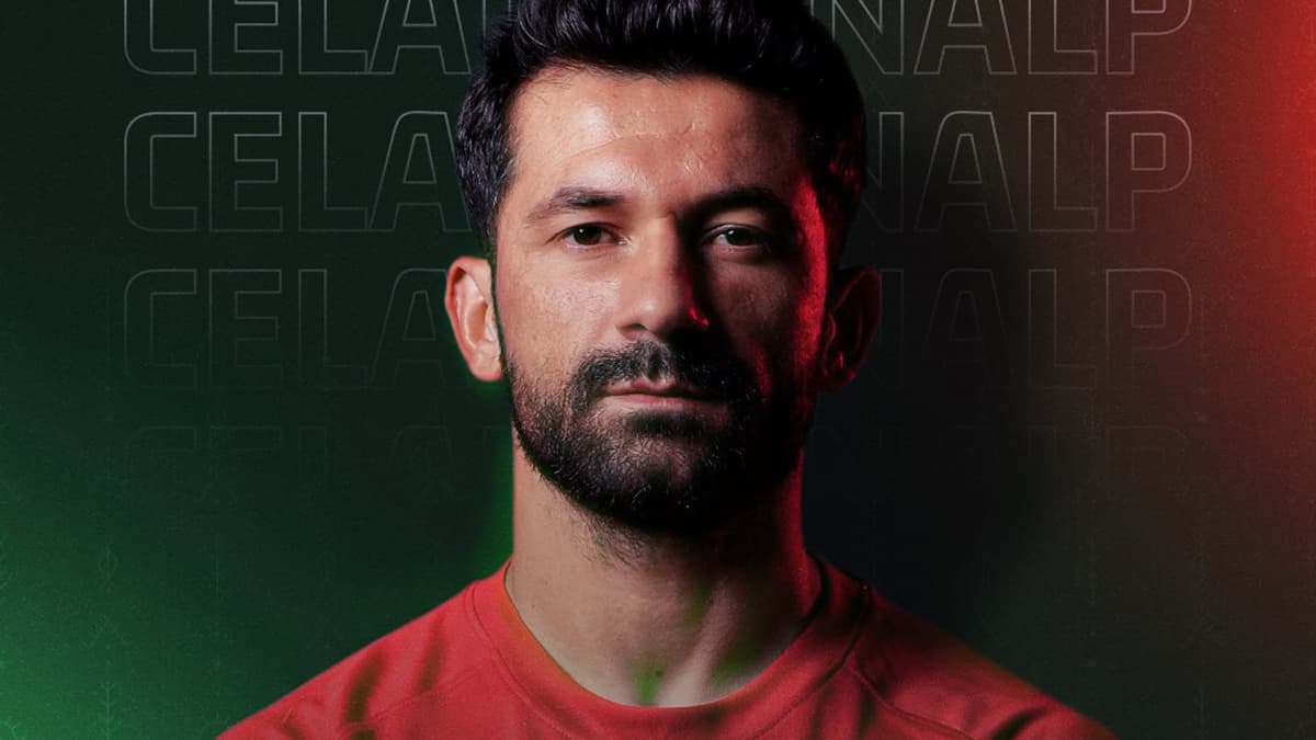 Amedspor, Celal Hanalp'ı Vanspor'a transfer etti