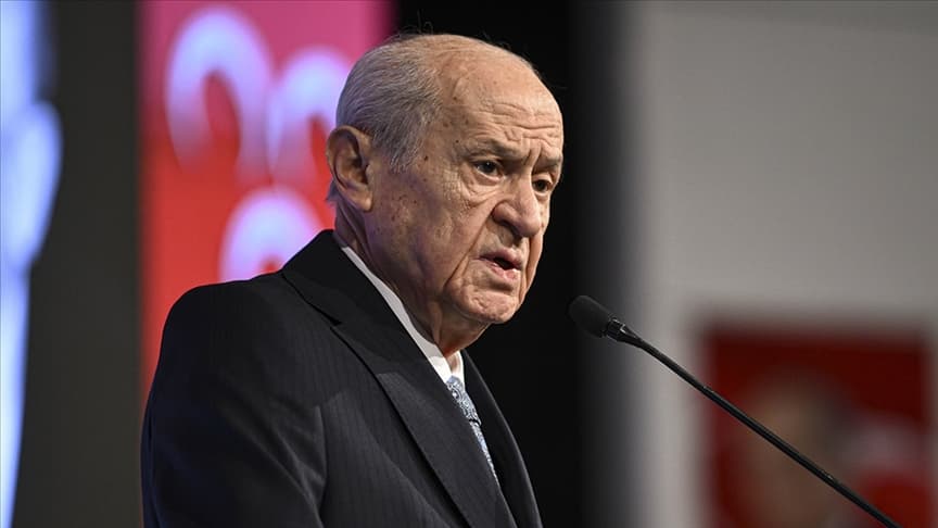 MHP lideri Bahçeli, Arca Çorum FK'yı Süper Lig'e yükseldiği için tebrik etti