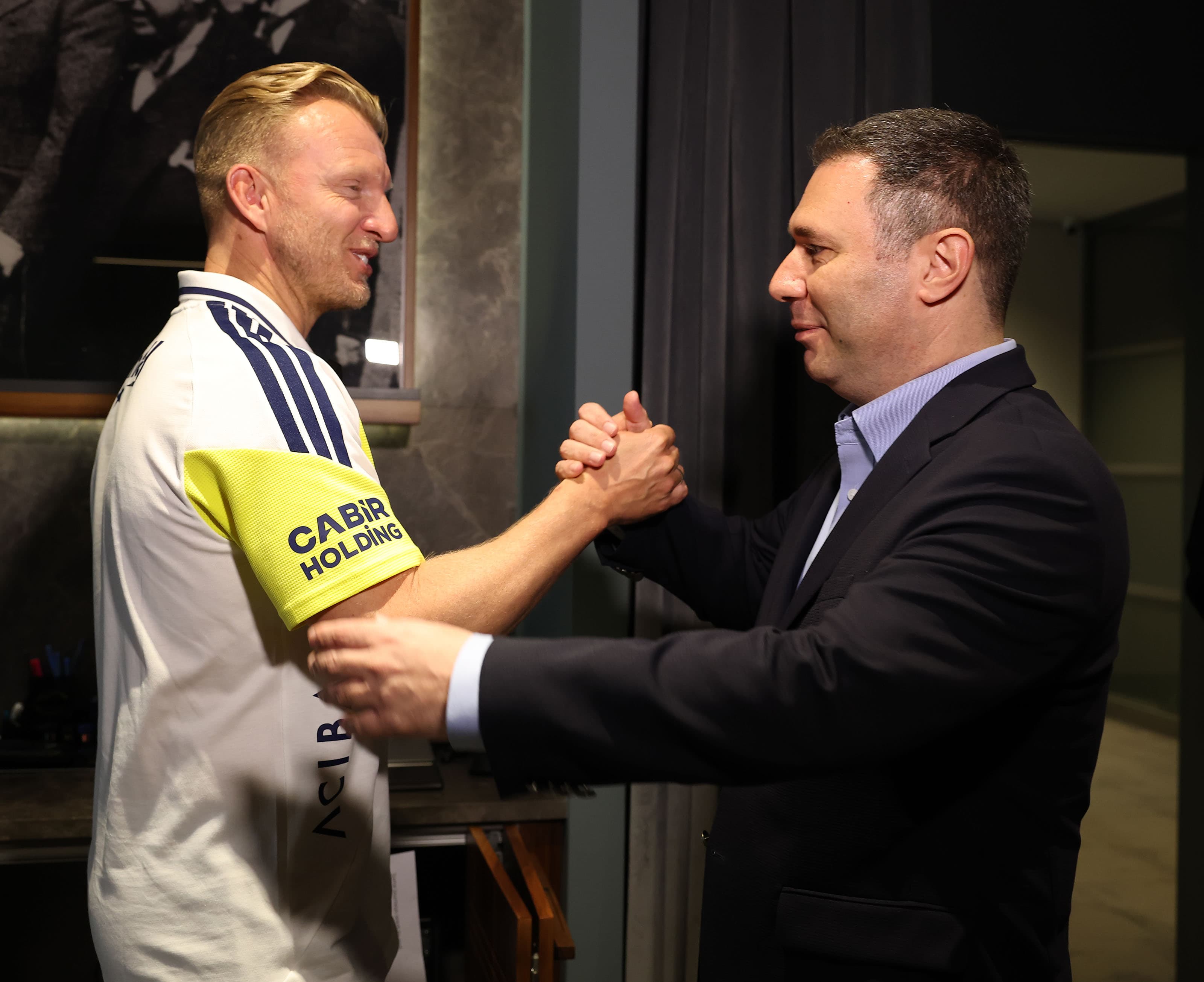 Dirk Kuyt, Fenerbahçe'de yardımcı antrenör olarak görevine başladı