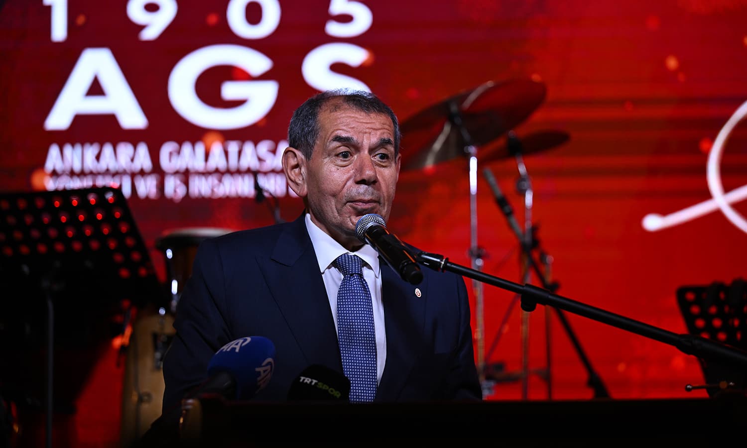 Dursun Özbek, Avrupa'daki Galatasaraylıları bir araya getirecek projeyi duyurdu