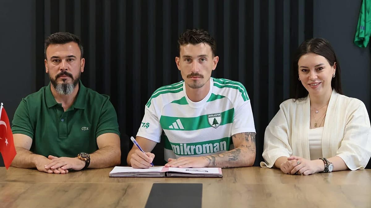 Ekrem Kılıçarslan, Göztepe'den ayrılarak Muğlaspor'a transfer oldu
