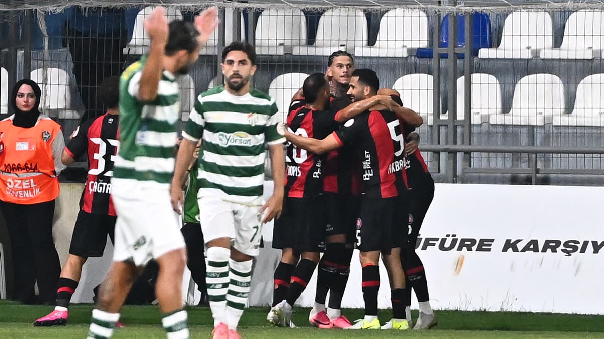 Bursaspor, Fatih Karagümrük karşısında ilk yenilgisini aldı