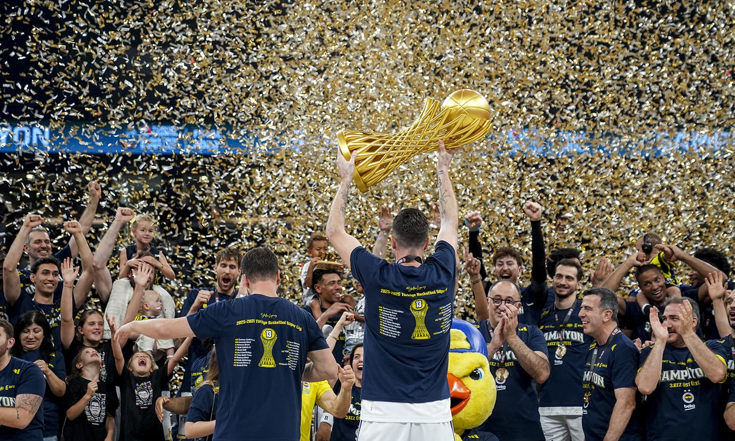 Fenerbahçe Beko, 13. kez Türkiye Basketbol Süper Ligi şampiyonu oldu