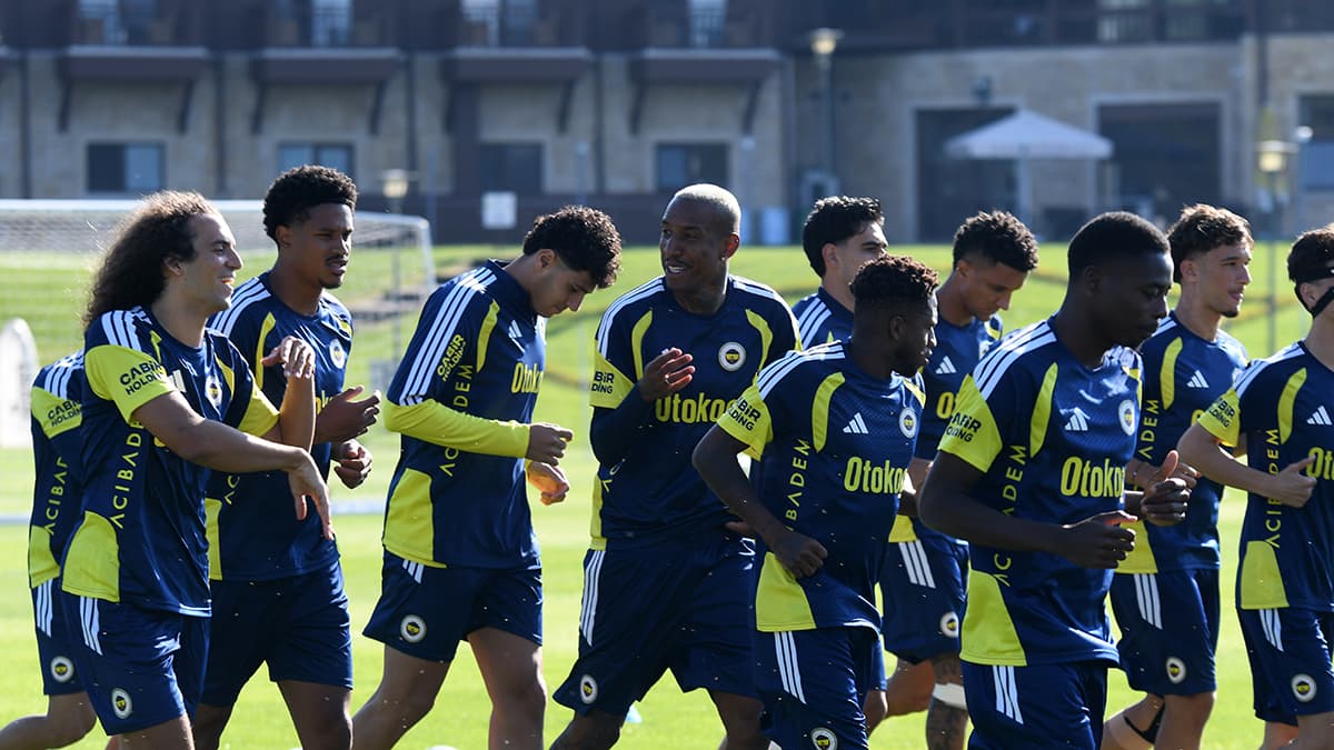 Fenerbahçe, 9 yabancı futbolcuyla yollarını ayırmaya hazırlanıyor