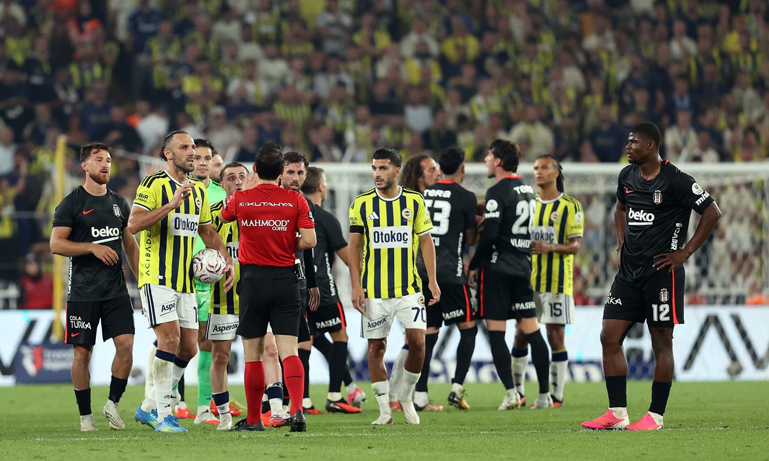 Trio, Fenerbahçe - Beşiktaş derbisindeki tartışmalı pozisyonları inceledi