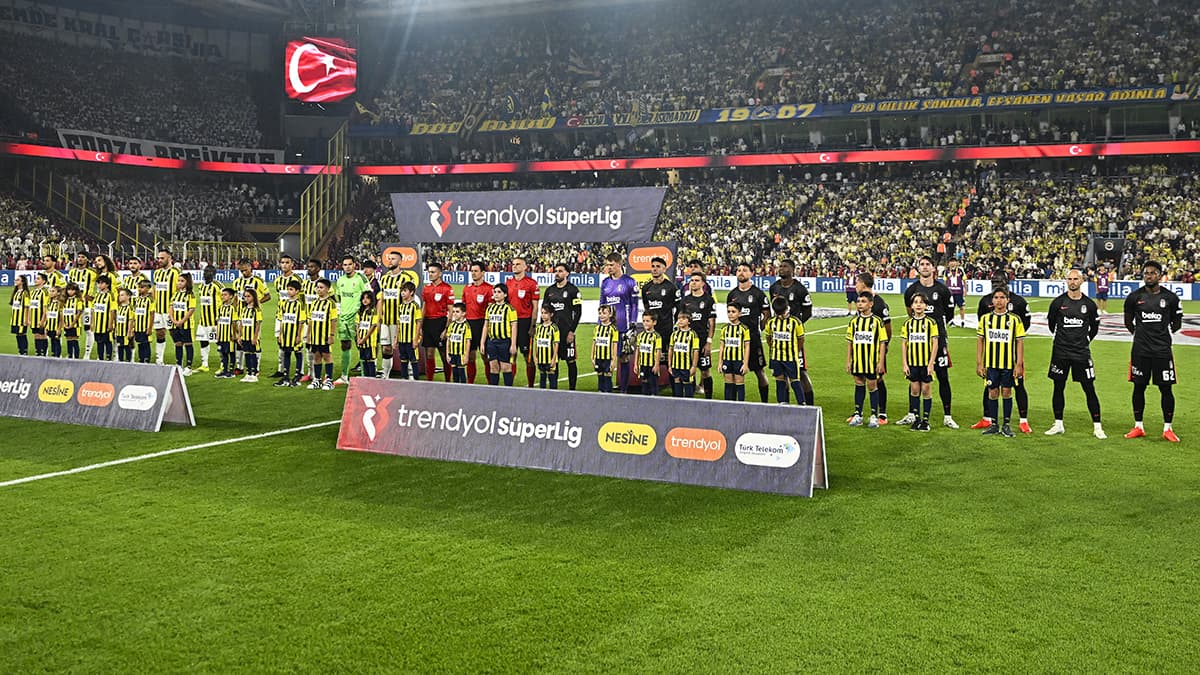 Avrupa basını Fenerbahçe-Beşiktaş derbisini gündeme aldı
