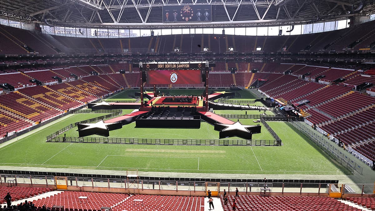 Galatasaray, 4. kez şampiyonluk kupasını alıyor