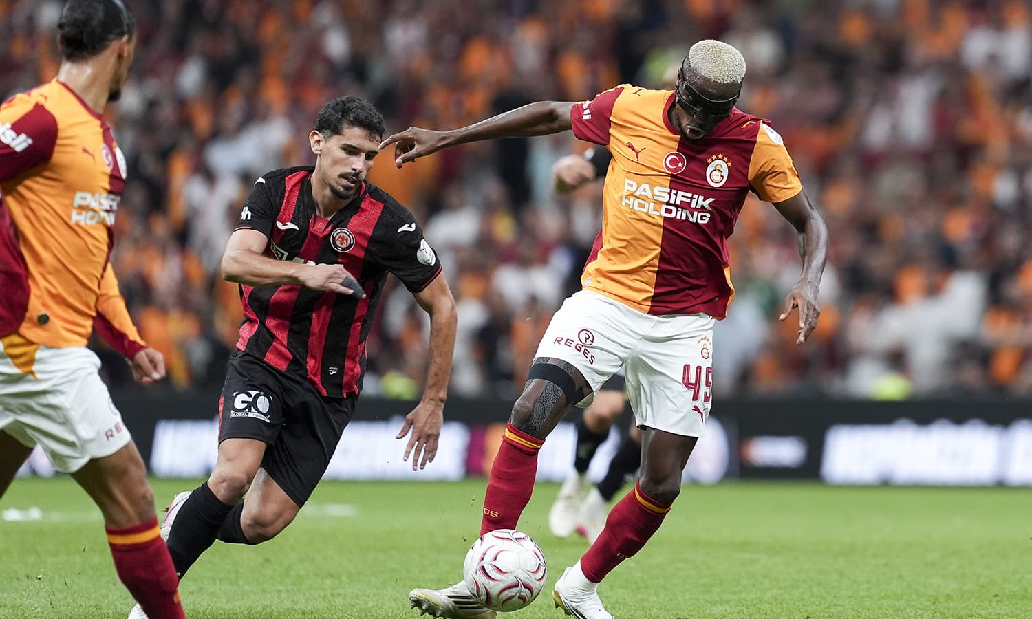 Victor Osimhen için Galatasaray ve Arsenal arasında görüşme yapılmadı