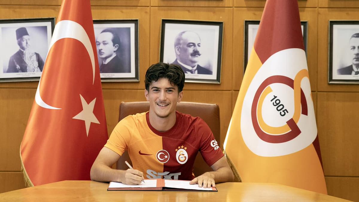 Galatasaray'da Gökdeniz Gürpüz takımdan ayrılıyor