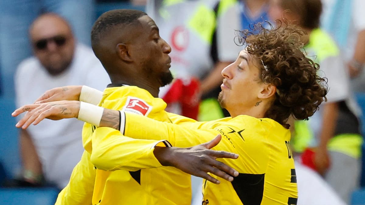 Borussia Dortmund, Hoffenheim karşısında 2-0'dan geri dönerek maçı 3-2 kazandı