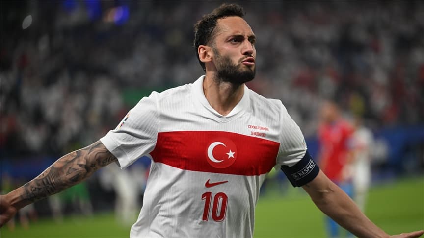 Ve Hakan Çalhanoğlu'ndan milli maç biter bitmez Fenerbahçe sorusuna tek cümlelik cevap geldi