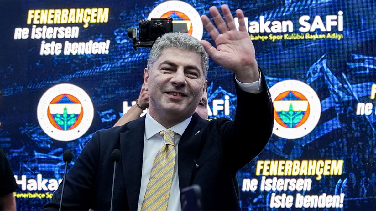 Hakan Safi, ünlü bir golcü ile transfer görüşmelerine başladı