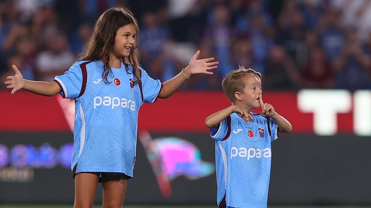 Isaac Kearney Trabzonspor'un davetlisi olarak maçı izledi