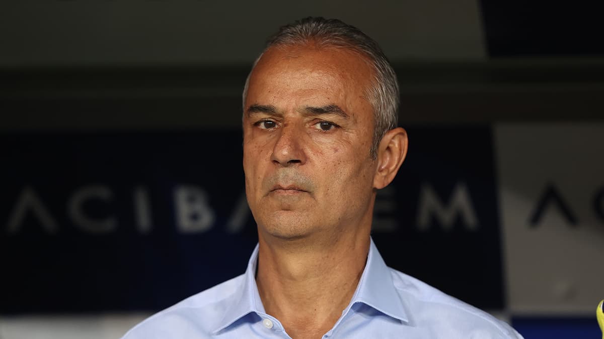 İsmail Kartal, Fenerbahçe'de 4 futbolcuyu kadrodan çıkardı.