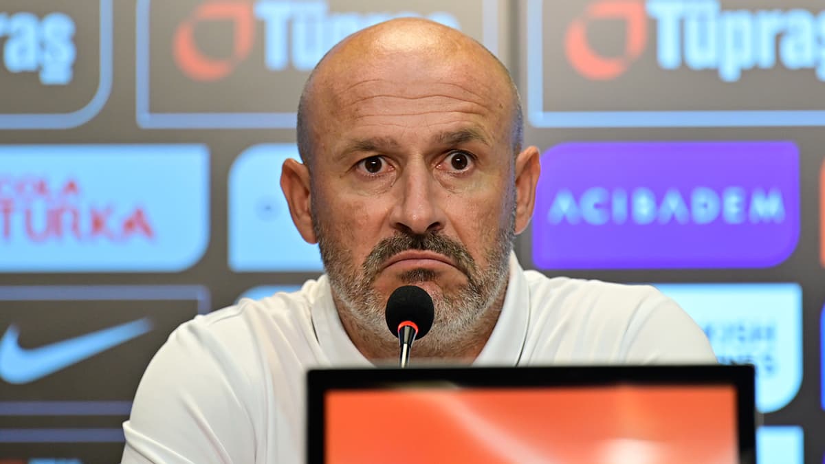 Beşiktaş'ta sözleşmesi feshedilen futbolcu 8 teknik direktör gördü