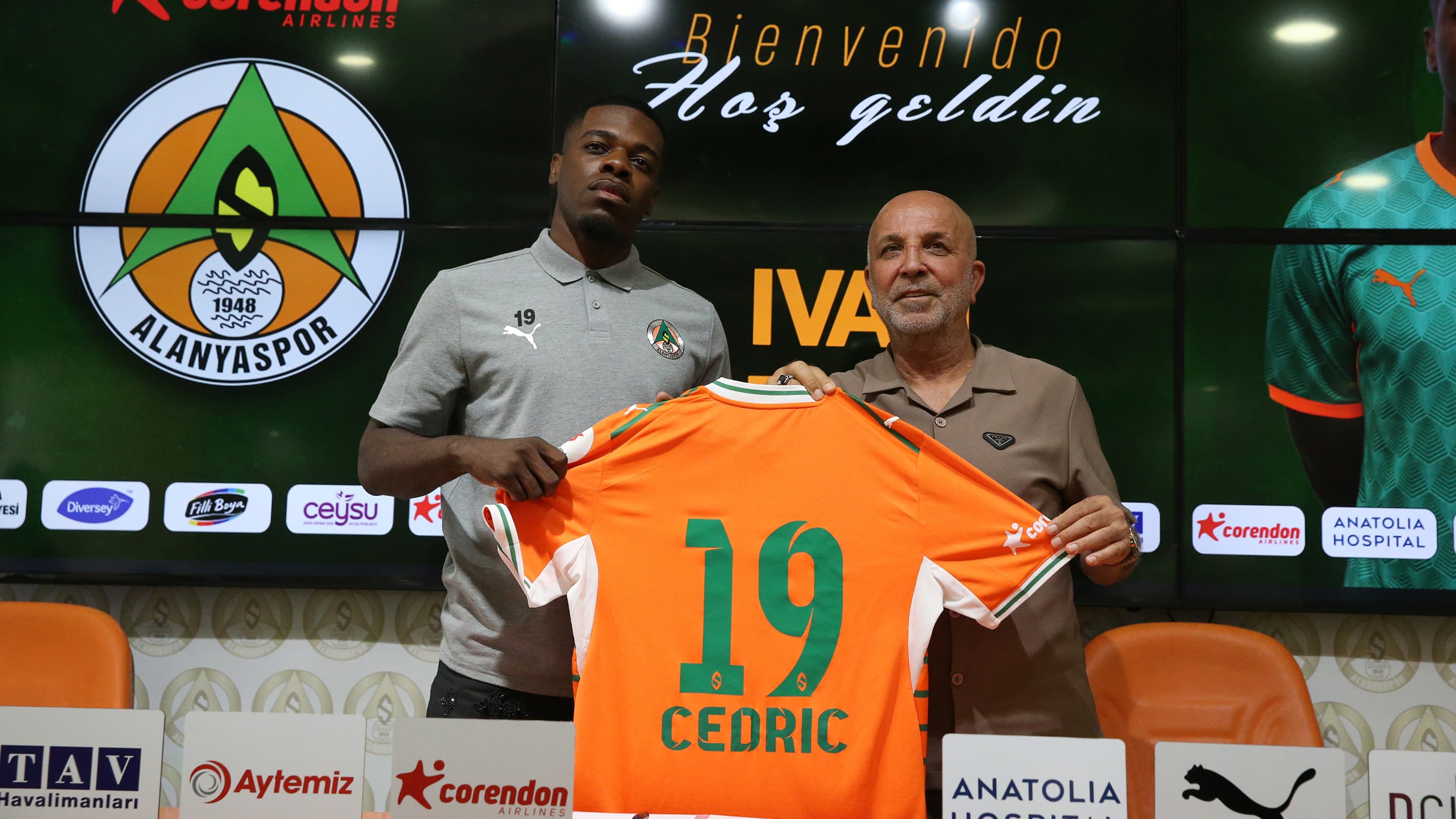 Alanyaspor, Beşiktaş maçı öncesi forvet oyuncusu Ivan Cedric'i kadrosuna kattı
