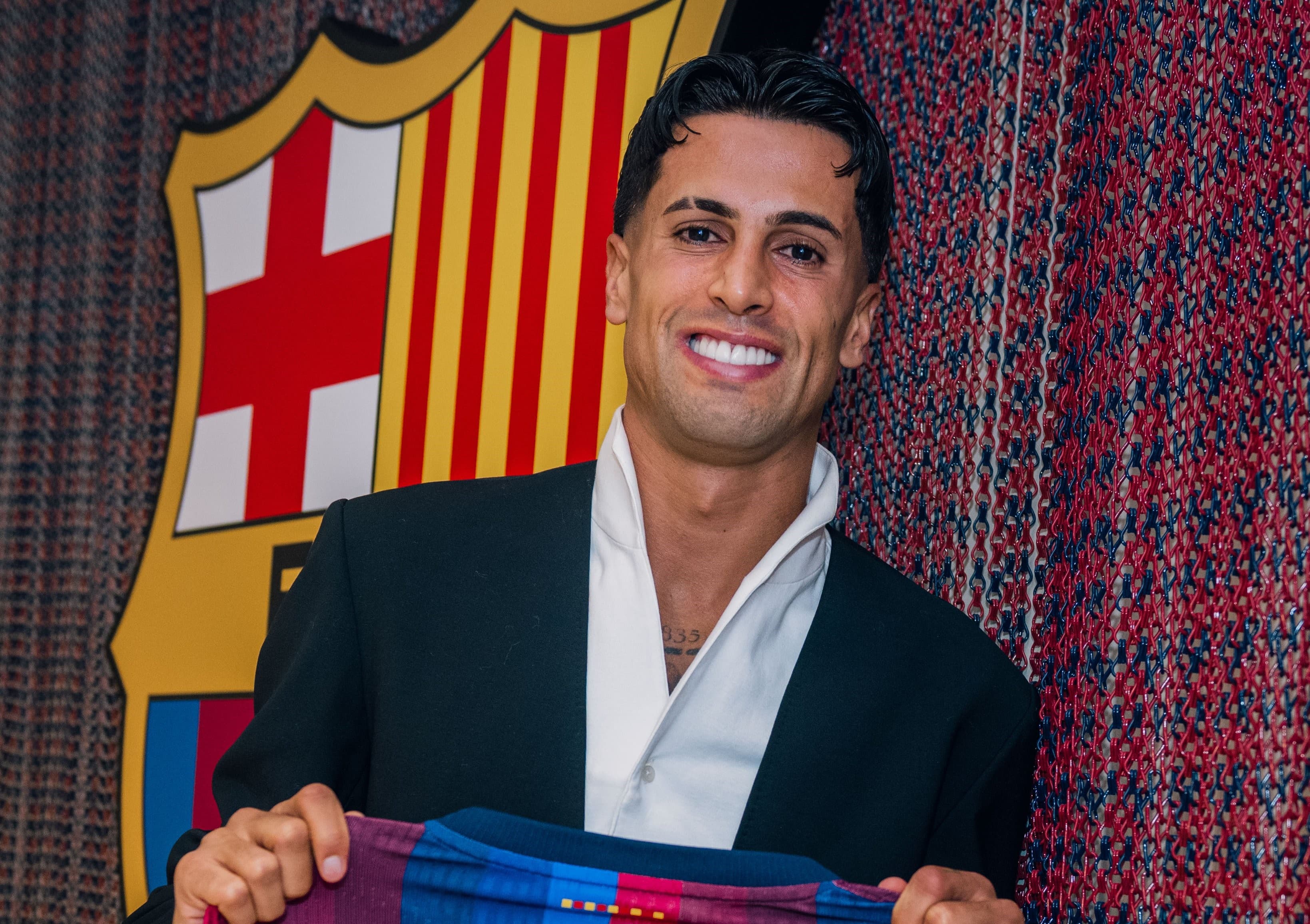 Joao Cancelo, Barcelona'ya bonservisiyle transfer oldu